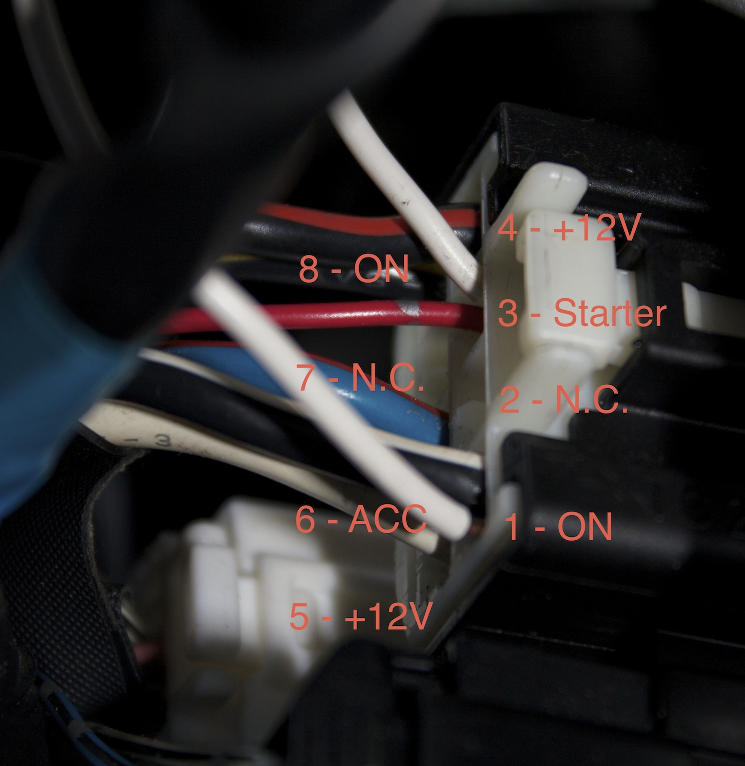 Toyota Corolla 1999 - Ignition switch plug pinout